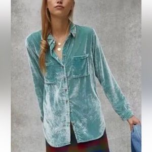 Anthropologie Pilcro Turquoise Mara Relaxed Velvet Buttondown Shirt size 4
